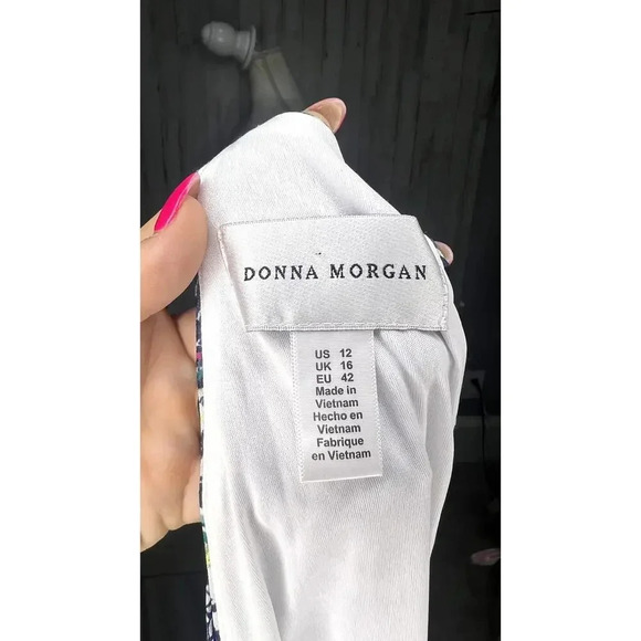 Donna Morgan Women's Geometric Print Halter Maxi Dress Size 12 - Picture 5 of 5